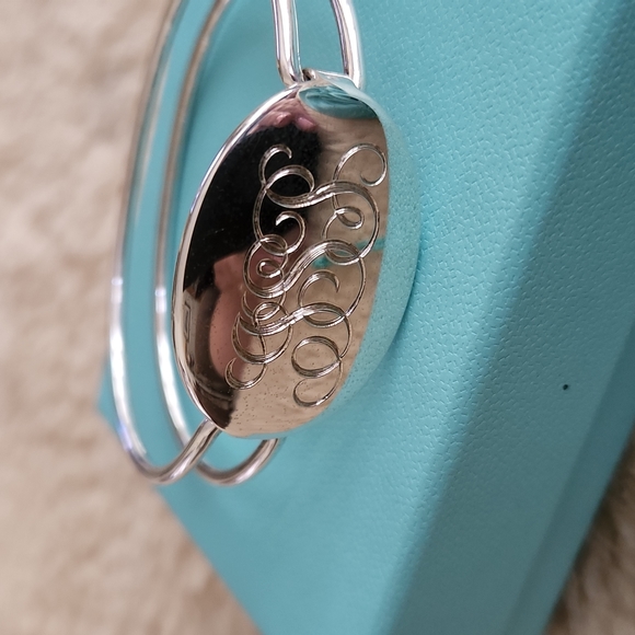 Beautiful Vintage Tiffany & Co. Sterling Bracelet in Original Pouch/Box - Picture 6 of 13